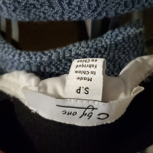 White pleated skirt size small - Picture 3 of 3